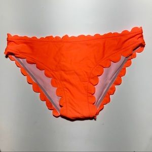 NWOT Bright orange scalloped bikini bottom size M